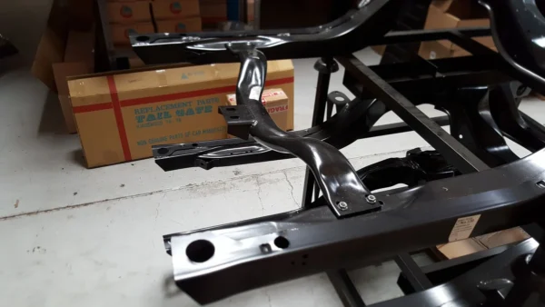 Camaro 1969 Subframe ( With TH400 Crossmember ) 5