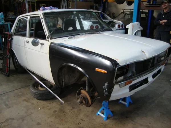 Datsun 1600 510 Front Guard Fender (7)