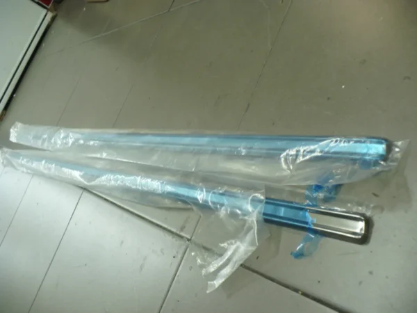 Datsun 1600 Sill Moulds (2pc) inc Clips (5)