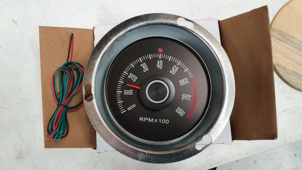 Ford Falcon XW XY 8000RPM Tacho And Housing