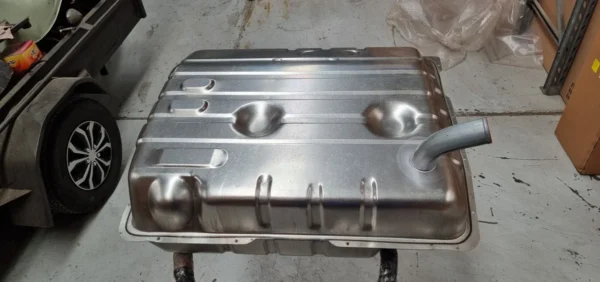 Ford Falcon XY GT 36 Gallon Fuel Tank Kit (3)