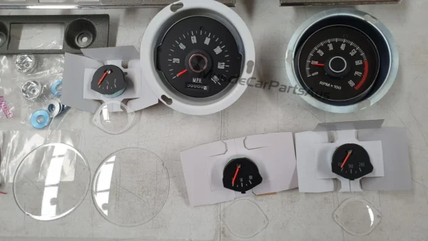 Ford Falcon XY GT Complete Dash Fascia Kit with 140MPH Speedo2