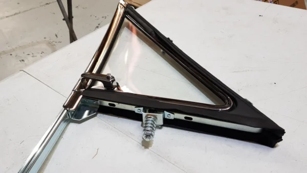 Ford Falcon XY Left Hand 1 4 Quarter Vent Window Assembly1