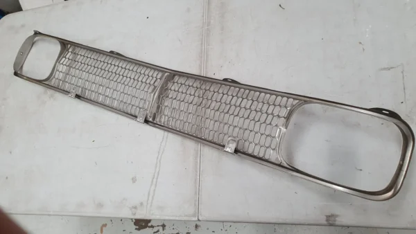 Mazda R100 M10A Grille2