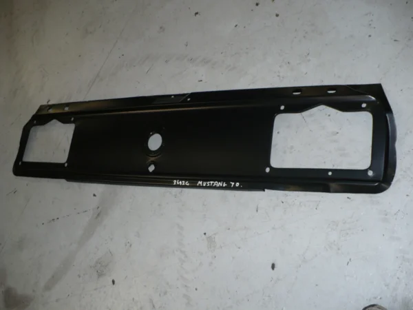 Mustang 1970 Tail Light Panel (1)