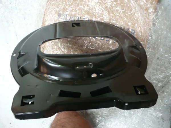 Mustang 69 70 Shaker Mid Plate (3)
