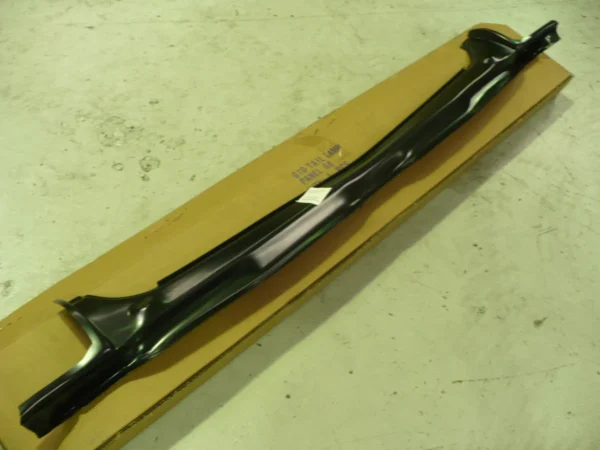 Pontiac GTO 1968 Tail Lamp Panel (1)