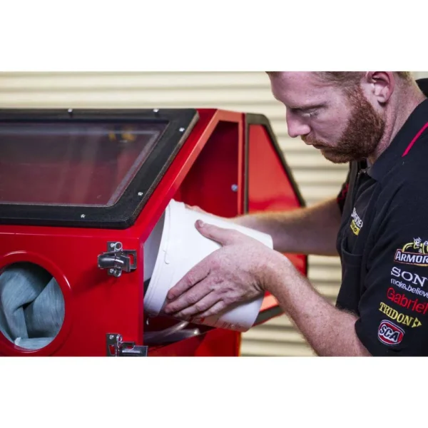 ToolPRO Sand Blasting Cabinet 100 Litre (11)